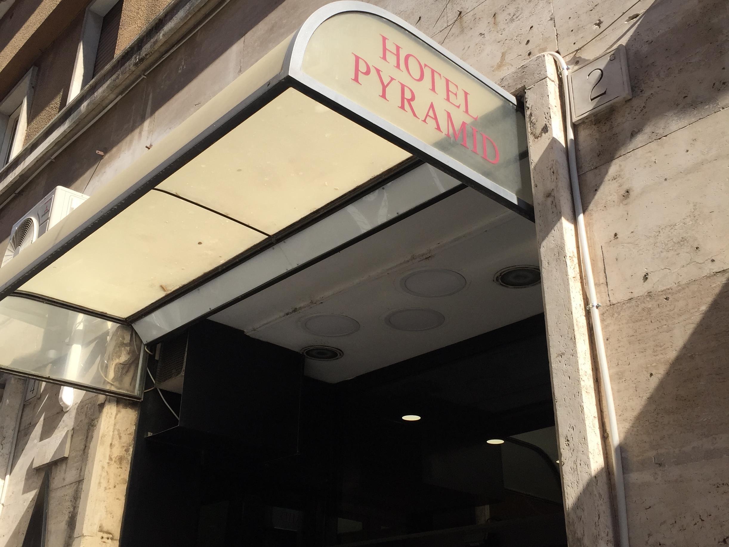 Hotel Pyramid, Rome
